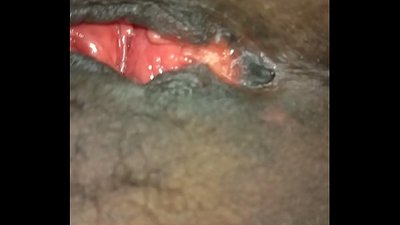 Ecarter ma grosse chatte pour la faire gicler